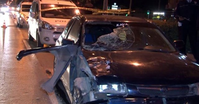 İzmir'de otomobilin çarptığı adam yüz metre savruldu!