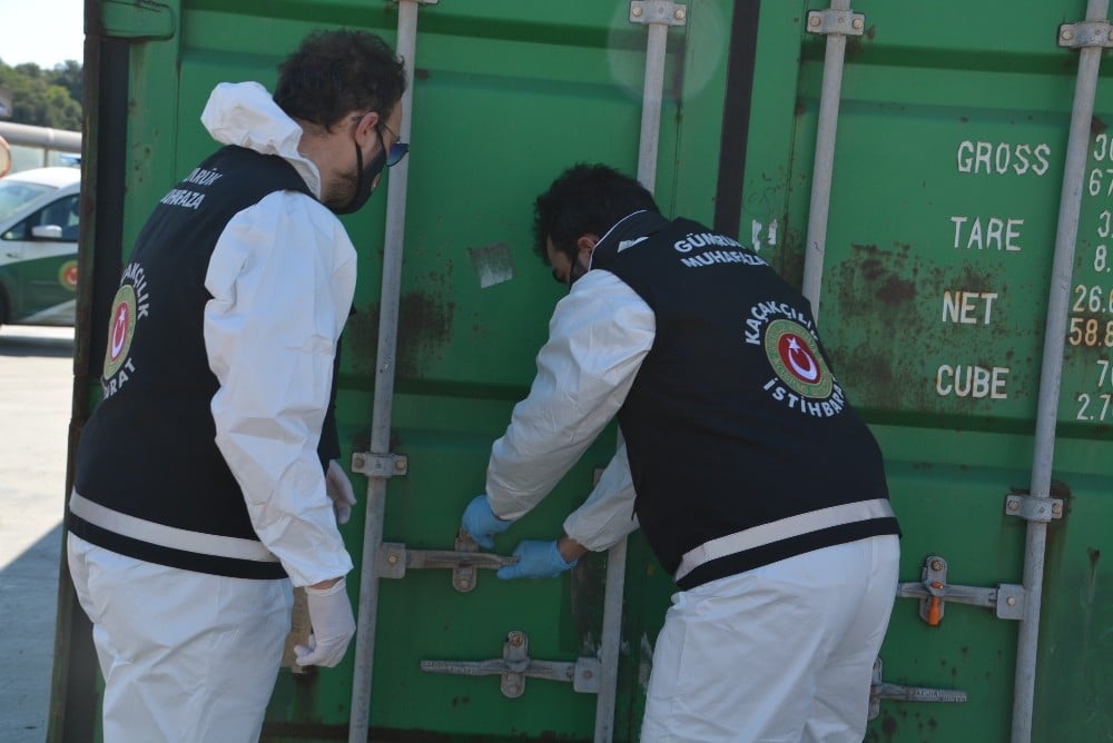 İzmir’de rekor operasyon: 37 milyon makaron ele geçirildi 
