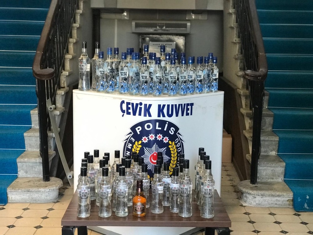 İzmir’de sahte içki operasyonu: 1 gözaltı 