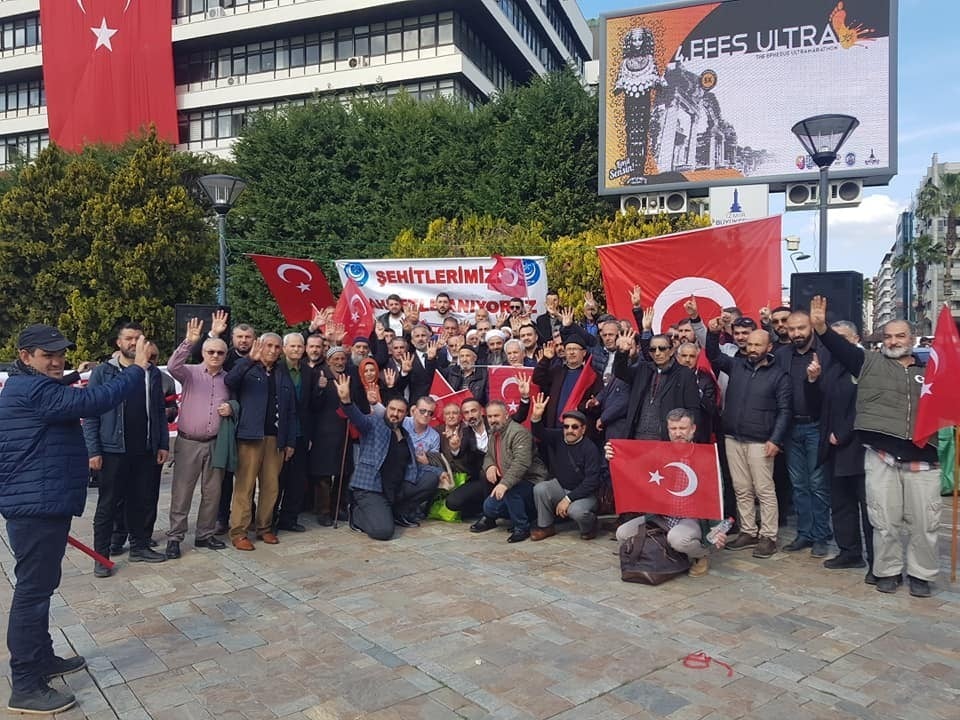 İzmir’de şehitler anıldı 
