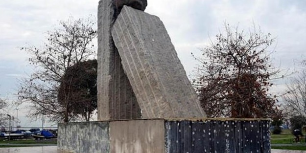 İzmir'de şehitlere büyük ayıp!
