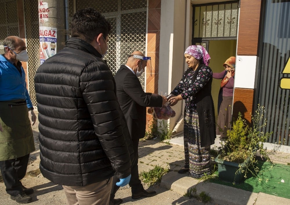İzmir’de ‘Seyyar Pazar’ dönemi başladı 