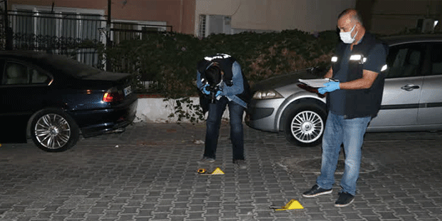 İzmir'de silahlı saldırıya uğrayan kişi hayatını kaybetti