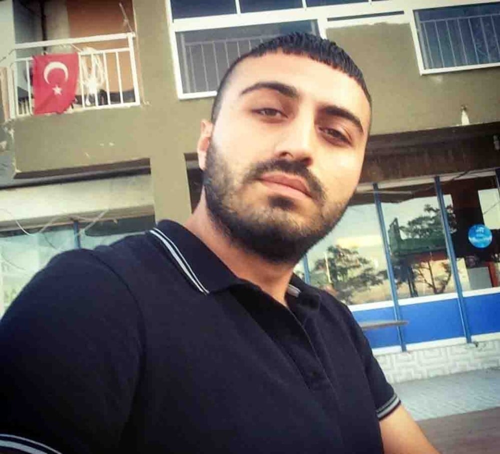 İzmir’de silahlı ve bıçaklı kavga: 1 ölü, 1 yaralı 