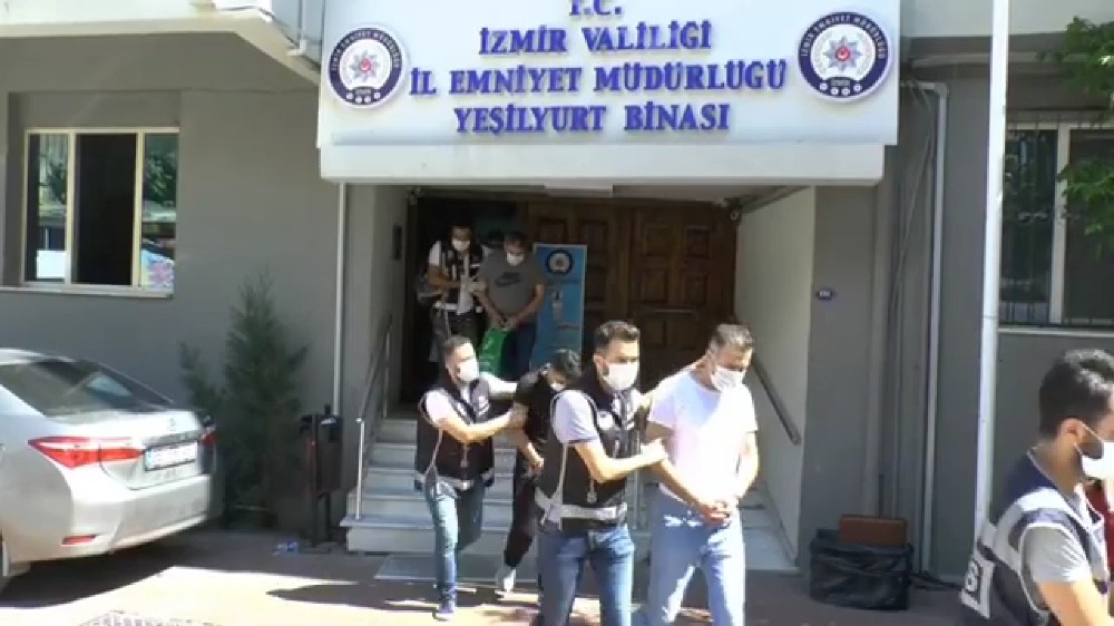 İzmir’de suç örgütü operasyonu: 11 kişi tutuklandı 