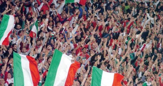 İzmir'de taraftarlar Karşıyaka Stadı için miting yaptı