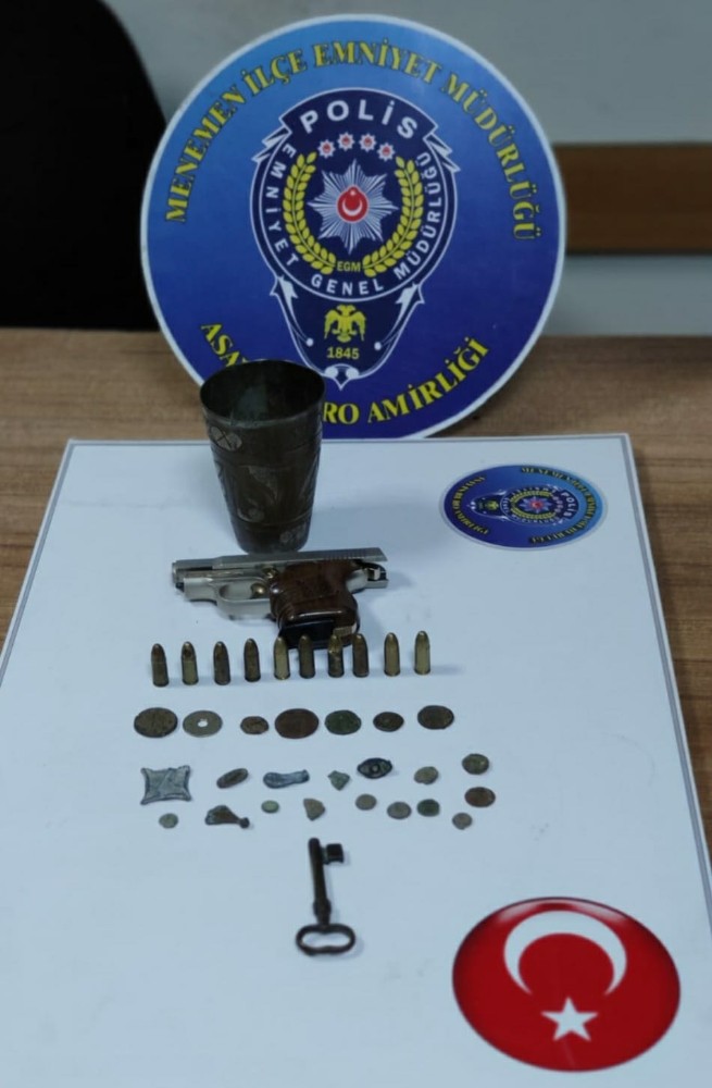 İzmir’de tarihi eser kaçakçıları yakalandı: 26 parça tarihi eser ele geçirildi 
