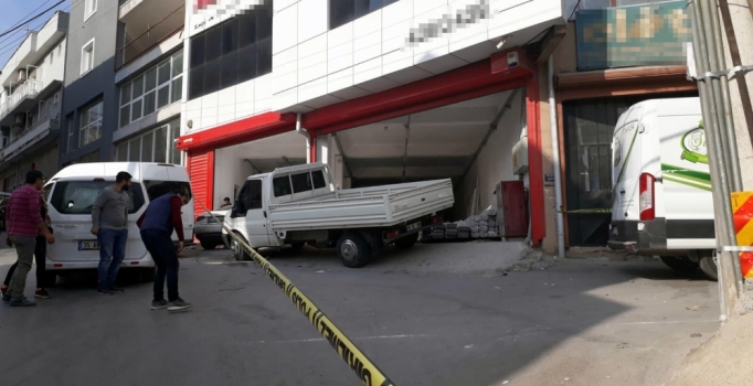İzmir'de tartıştığı damadı ve kardeşini pompalı tüfekle vurdu