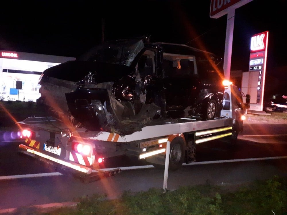 İzmir’de tır ile minibüs çarpıştı: 1 ölü 