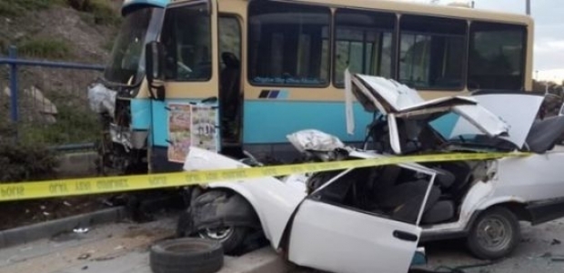 İzmir'de trafik kazası: 1 ölü, 10 yaralı