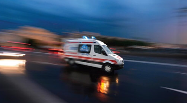 İzmir'de trafik kazası: 1 ölü, 2 yaralı