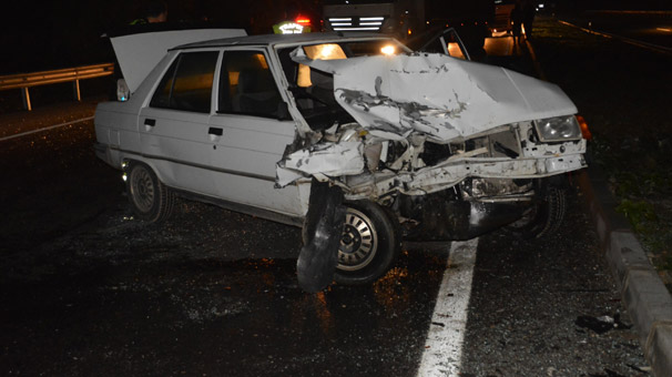 İzmir'de trafik kazası: 1'i ağır 2 yaralı