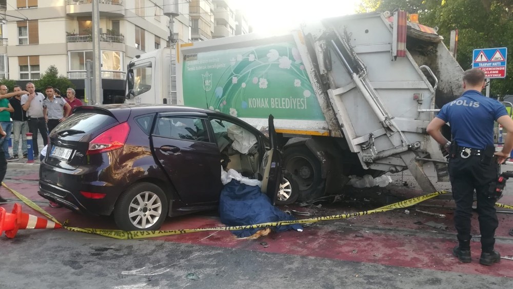 İzmir’de trafik kazası: 2 ölü, 2 yaralı 