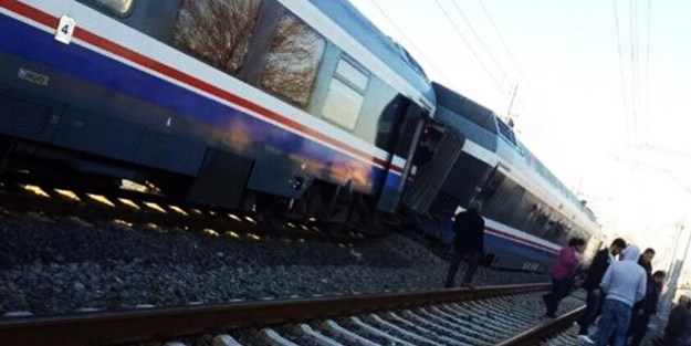 İzmir'de tren raydan çıktı