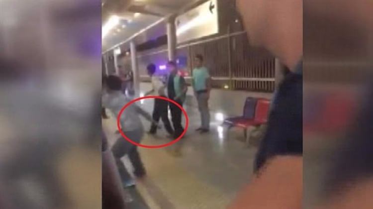 İzmir'de trende bıçaklı saldırgan dehşeti!