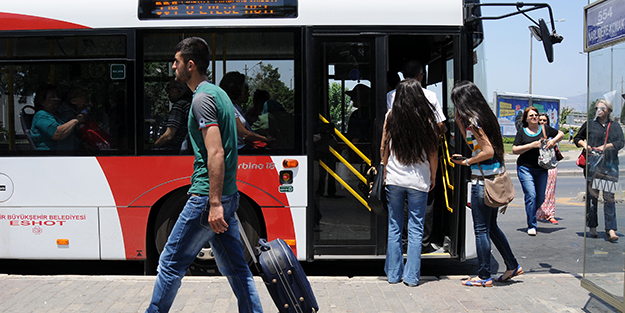 İzmir’de ulaşım karmaşası