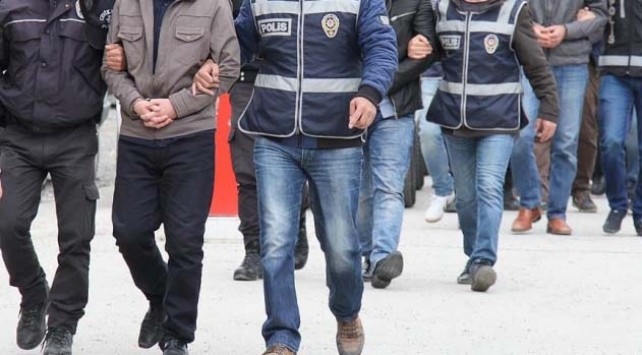 İzmir'de uyuşturucu operasyonu: 28 kişi gözaltında