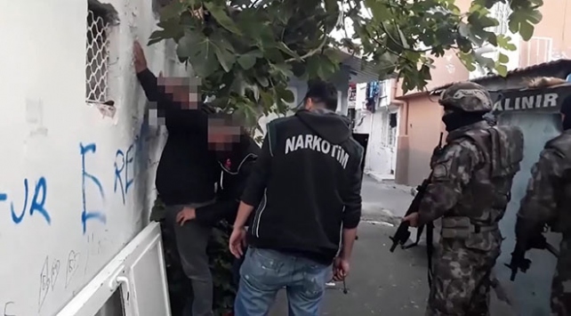 İzmir'de uyuşturucu tacirlerine göz açtırılmıyor!