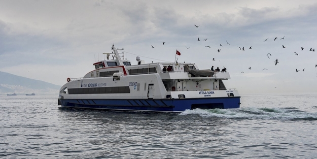 İzmir'de vapur seferleri iptal edildi