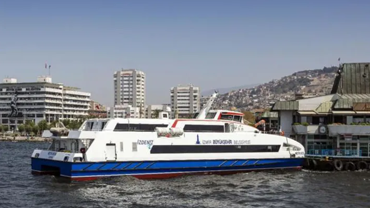İzmir'de vapur seferlerine rüzgar engeli