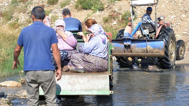 İzmir'de vatandaşlar isyan etti! 'Tam 25 yıldır...'