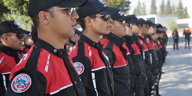 İzmir'de yunuslar ve güven timleri, suçluları tek tek yakaladı