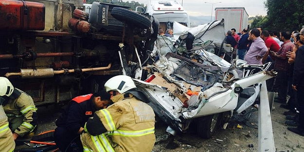 İzmir'de zincirleme kaza: 3 yaralı