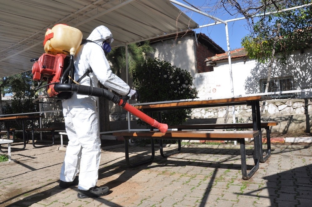 İzmir’deki belediyelerden korona virüsü seferberliği, etkinlikler iptal 