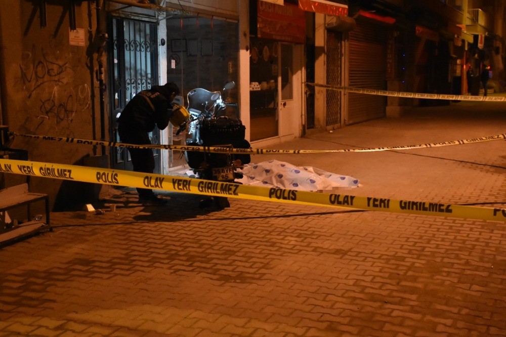 İzmir’deki bıçaklı kavgada 1 kişi öldü 