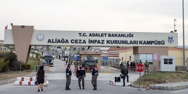 İzmir'deki darbe girişimi davasında sanıklar savunma yaptı