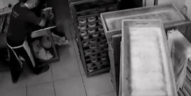 İzmir'deki deprem anı kameralara böyle yansıdı!