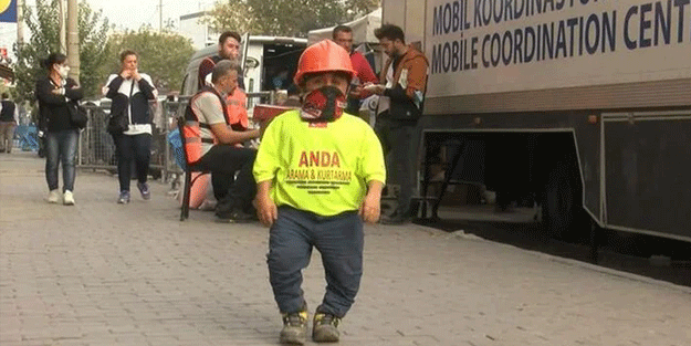İzmir'deki enkaz çalışmalarının bilinmeyen kahramanı