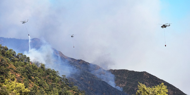 İzmir'deki yangına 13 hava aracı müdahale ediyor