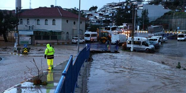 İzmir'den acı haber! Vali Yavuz Selim Köşger duyurdu