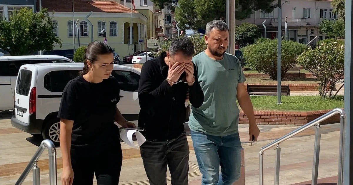 İzmir'den Aydın'a gelen takside yaklaşık 1 kilo metamfetamin bulundu, şoför tutuklandı