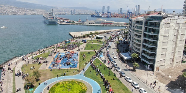 İzmir’e de bu yakışır! CHP'nin yağ kuyruğu değil TCG kuyruğu