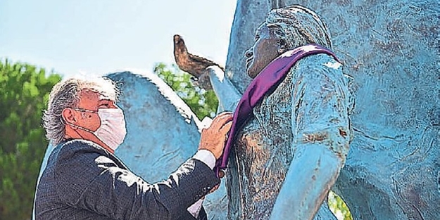 İzmir'e heykelci zihniyet eziyeti