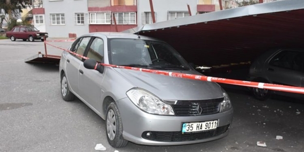 İzmir'i fırtına vurdu