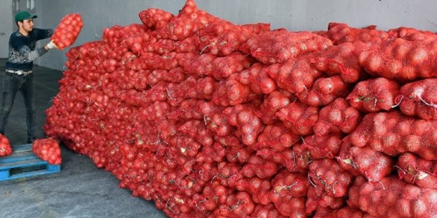 CHP İzmir'de bedava patates-soğan dağıtıyor