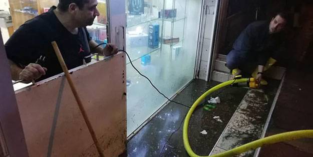 İzmir’i sağanak vurdu