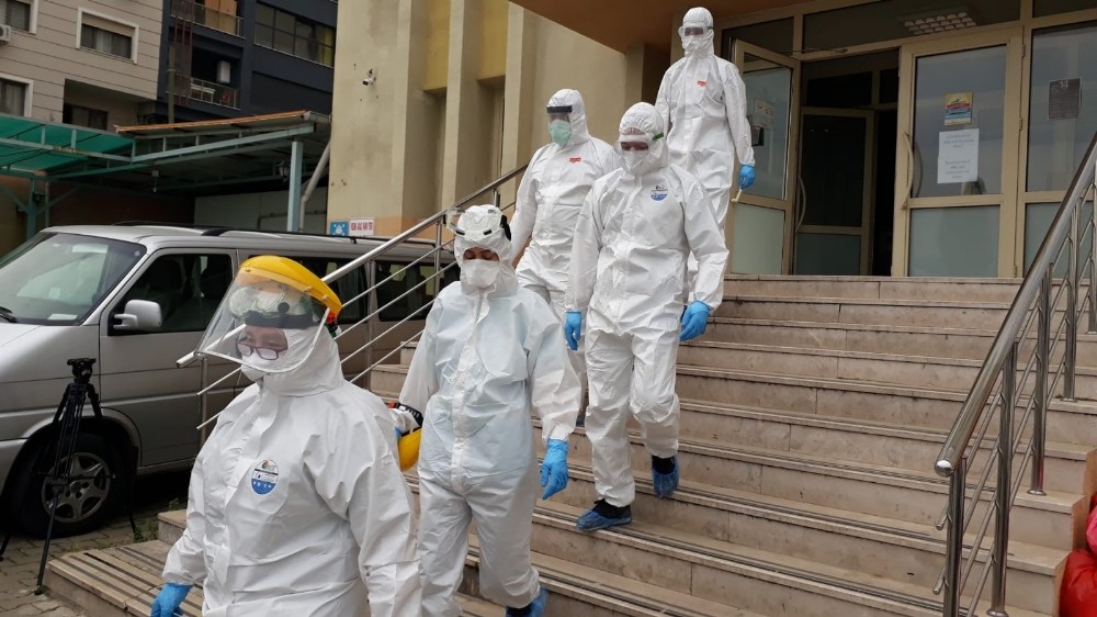 İzmir’in 422 kişilik filyasyon ekibi cephede salgınla savaşıyor 