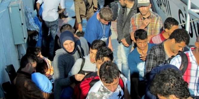 Çeşme’de 29 sığınmacı yakalandı
