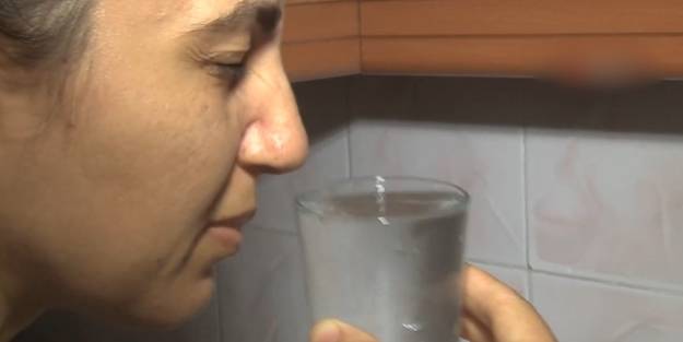 İzmir'in çilesi bitmiyor! Musluk suyunda lağım kokusu