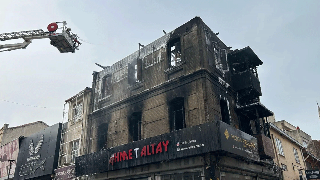 İzmir'in Kemeraltı Çarşısı'nda yangın paniği!