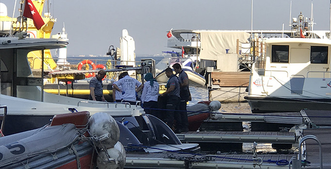 İzmir'in Konak ilçesinde denizde erkek cesedi bulundu