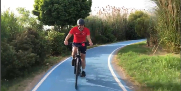 İzmir'in sorunları kimin umrunda? Tunç Soyer bisiklet sefasında!