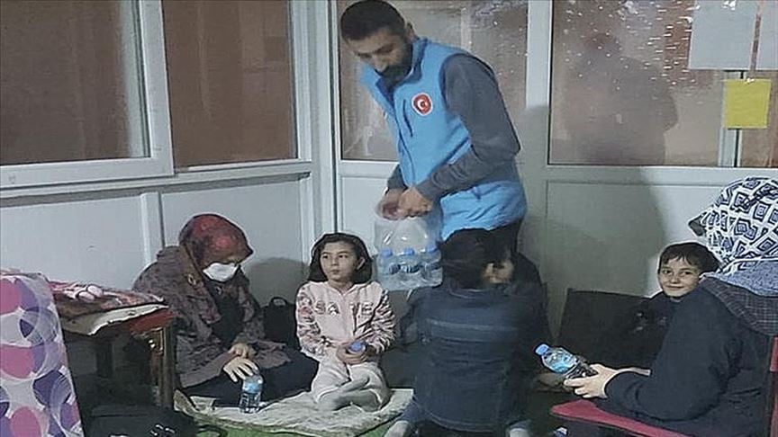 İzmirliler geceyi cami ve Kur’an kurslarında geçirdi