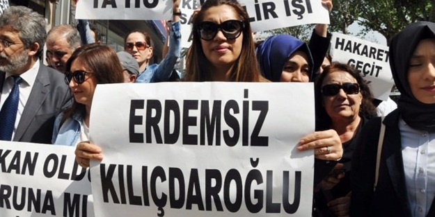İzmirliler Kılıçdaroğlu'nu istifaya çağırdı