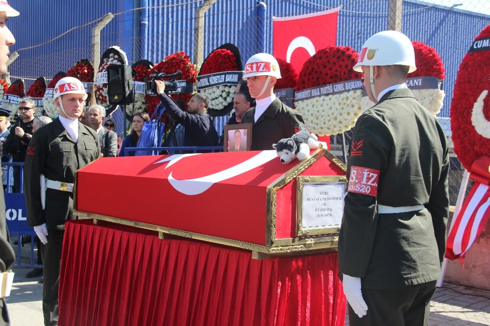 İzmirliler şehidini uğurladı 