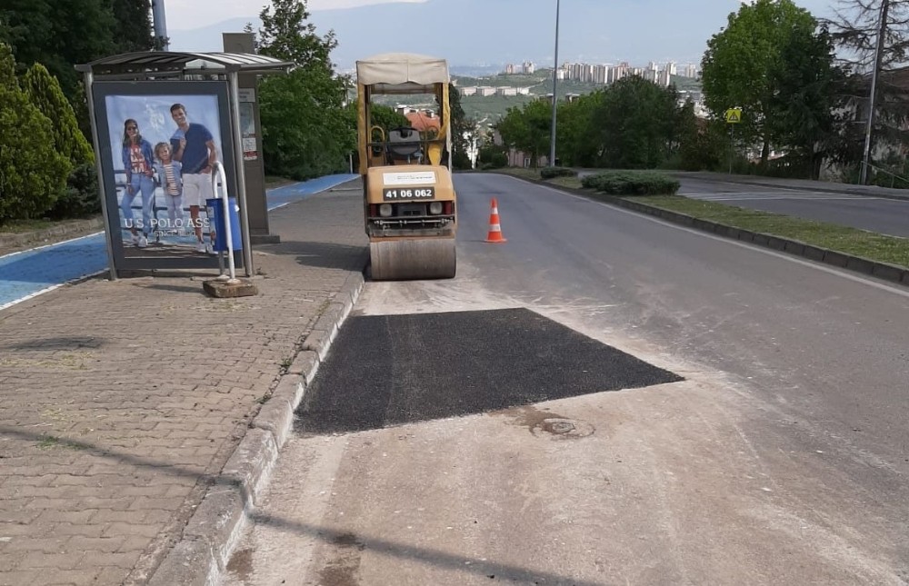 İzmit 17 Ağustos Bulvarı’nda yol onarımı 